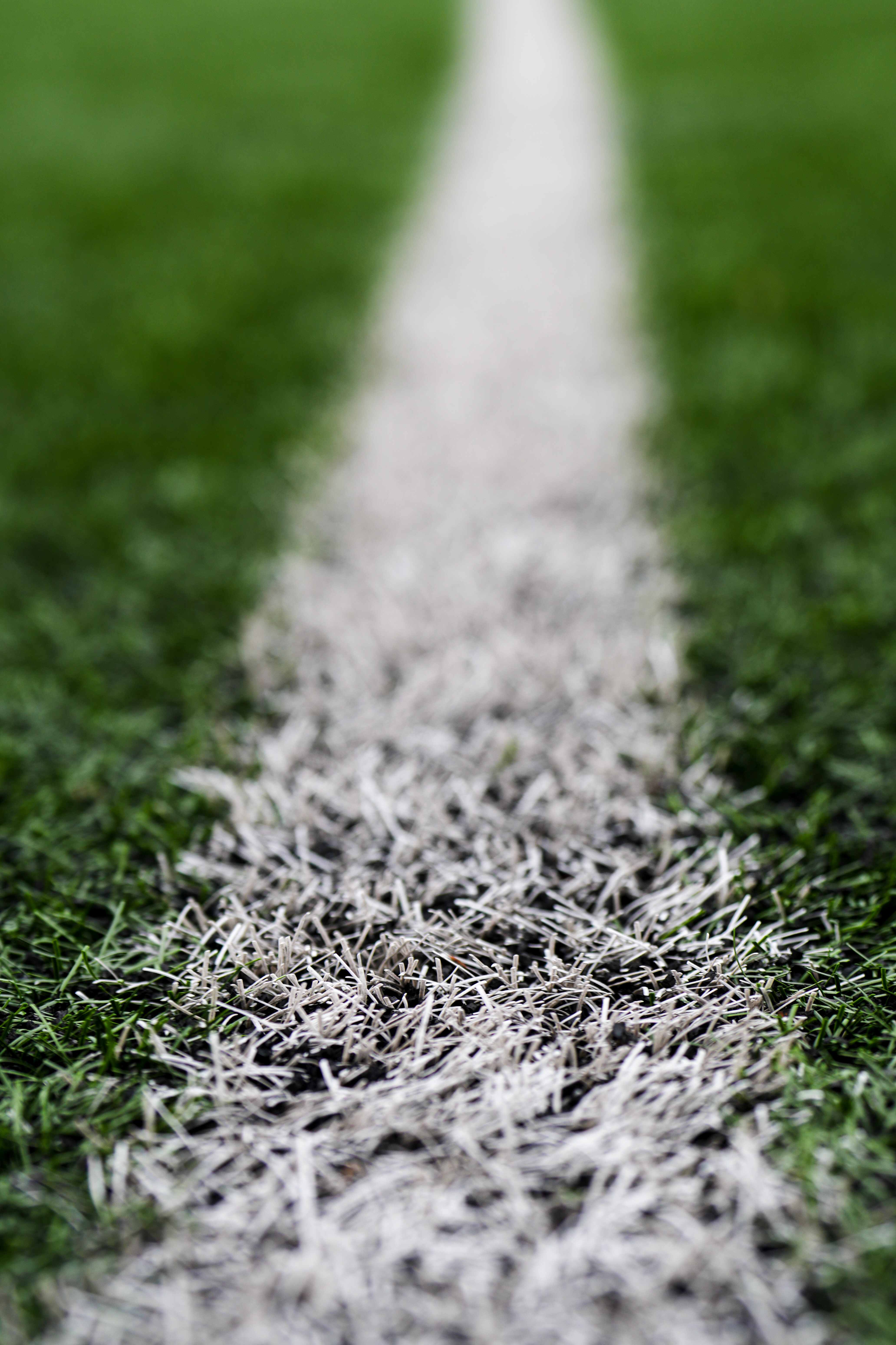 Moderne kunstgressbane med miljøvennlig ifyll - fremtidens fotballbaner i Norge